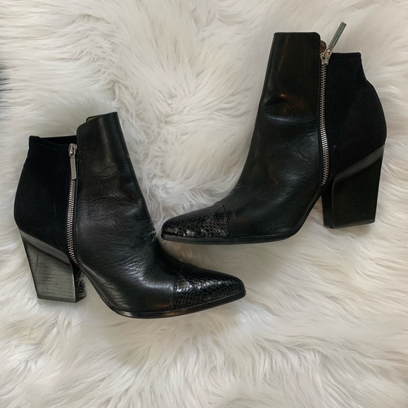 Donald J. Pliner Shoes - ⚡️Donald J Pliner Vero Cuoio Leather Booties⚡️